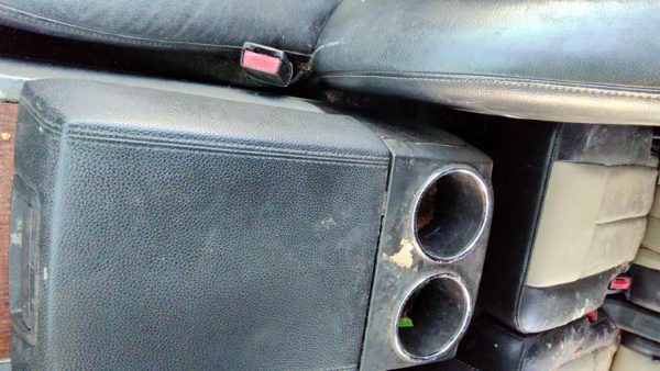 07-08 Ford Expedition Center Console Lid Only Arm Rest Fold Down 1W Black/Camel — photo 3