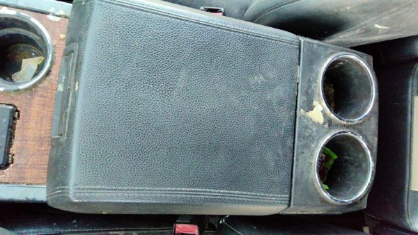 07-08 Ford Expedition Center Console Lid Only Arm Rest Fold Down 1W Black/Camel — photo 2