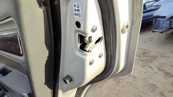 2007-2012 Lincoln Mkz Passenger Right Rear Door Latch With Rods/Cables Oem Back — photo 2