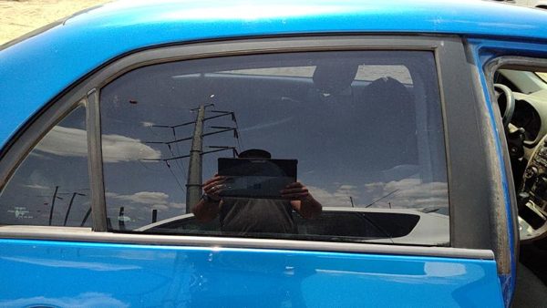 2009-2013 Toyota Corolla Passenger Right Rear Side Window Door Glass Oem Back — photo 1