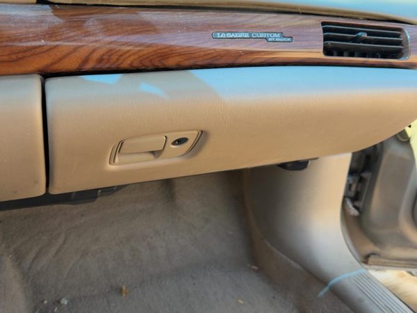 00-05 Buick Lesabre Glove Box Assembly Complete Door With Latch Oem Taupe 56B — photo 2