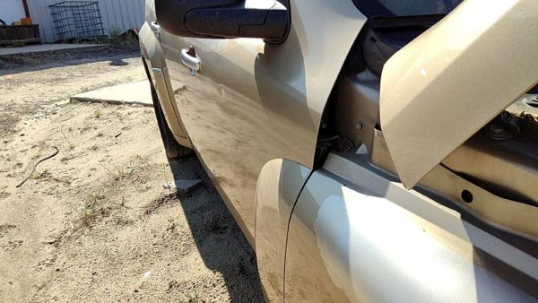 2006 Chevrolet HHR Front Door RH Gold 15U — photo 2