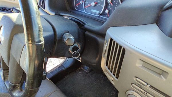 2004 Mitsubishi Endeavor Steering Column Key — photo 3