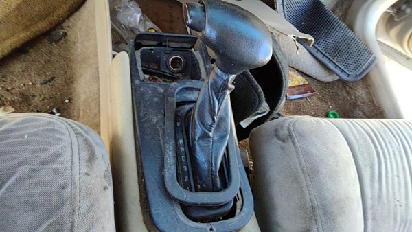 2000-2005 Impala Floor Shifter Lever Assembly Automatic Transmission Neutral 52D — photo 2