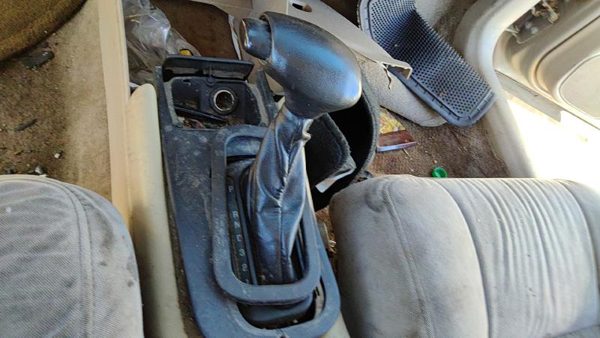 2000-2005 Impala Floor Shifter Lever Assembly Automatic Transmission Neutral 52D — photo 3