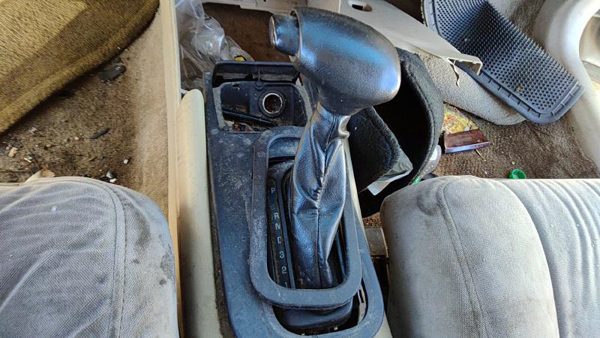 2000-2005 Impala Floor Shifter Lever Assembly Automatic Transmission Neutral 52D — photo 1