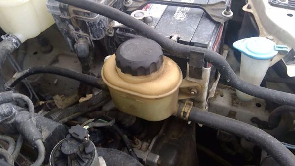 2004-2008 Suzuki Forenza Power Steering Reservoir Fluid Tank Bottle 2.0L Dohc At — photo 5