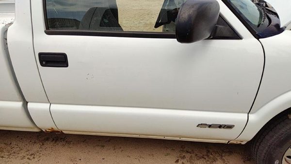 1999 S10/s15/sonoma Truck Front Door RH White 50U — photo 4