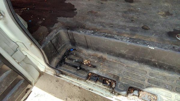 96-24 Chevy Express Van Passenger Right Rear Step Sill Panel Oem Kick — photo 7