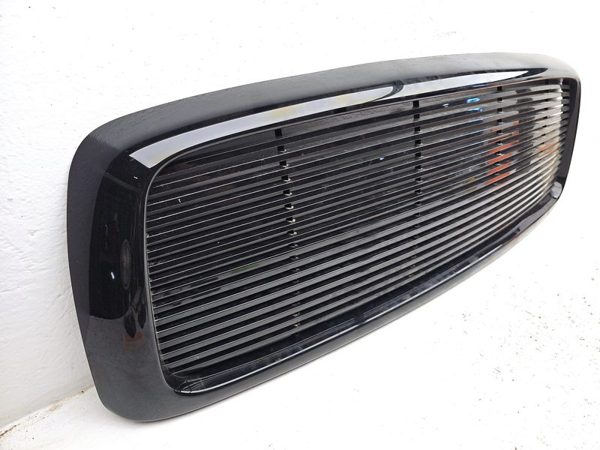 2002 Dodge Ram 1500 Grille Aftermarket — photo 3