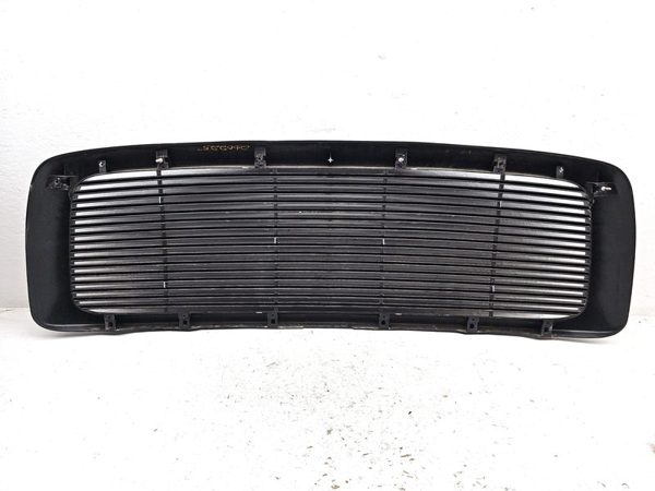 2002 Dodge Ram 1500 Grille Aftermarket — photo 6