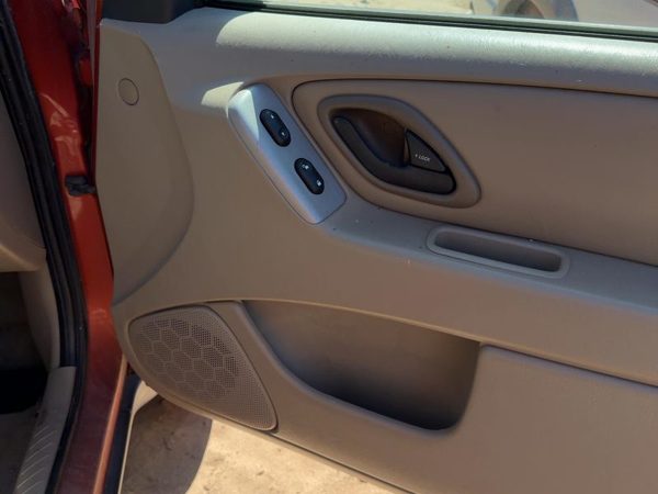 05-06 Escape Passenger Right Front Door Trim Panel With Switches Pebble Tan Ah — photo 8