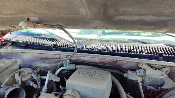 1995-1999 Gmc Yukon Windshield Wiper Cowl Vent Trim Panel Oem Cover — photo 6