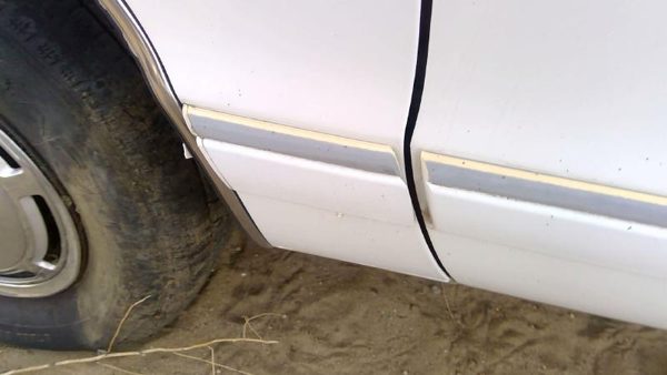 1991-1996 Chevy Caprice Driver Left Moulding From Fender Oem Trim Strip White — photo 4