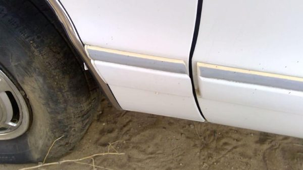 1991-1996 Chevy Caprice Driver Left Moulding From Fender Oem Trim Strip White — photo 6