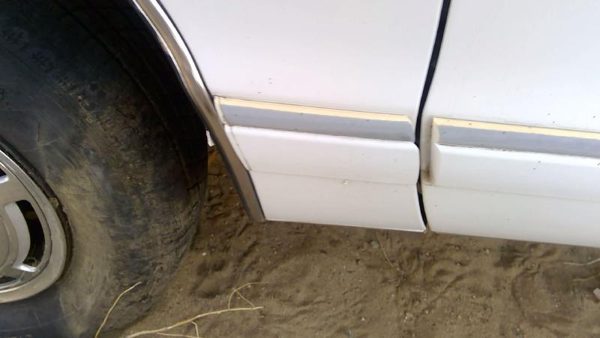 1991-1996 Chevy Caprice Driver Left Moulding From Fender Oem Trim Strip White — photo 8