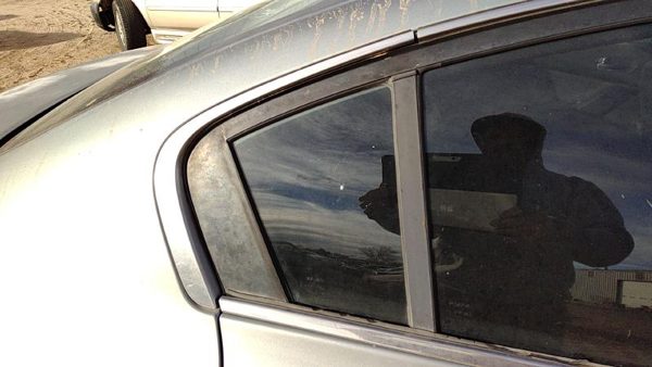 07-12 Nissan Altima Passenger Right Rear Vent Window Back Door Glass With Frame — photo 1