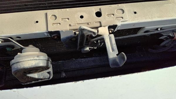 2005 Ford Crown Vic Hood Latch Assembly With Bracket Oem 5W7z16138aa — photo 2