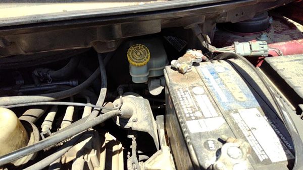 03-07 Town Country Power Brake Booster With Master Cylinder Pair Set Oem — photo 2