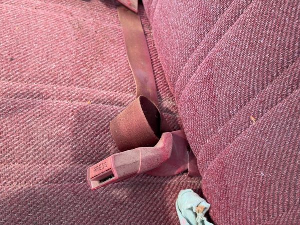 1987-1996 Dodge Dakota Driver Left Front Seat Belt Buckle Receiver Oem Red — photo 2
