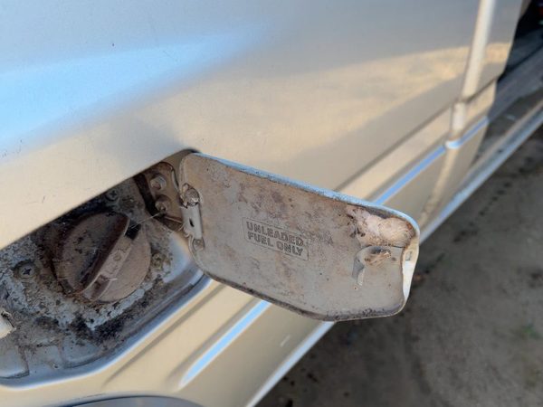 1988-1995 Isuzu Pup Fuel Tank Door With Hinge Gas Lid Oem Filler Silver — photo 4