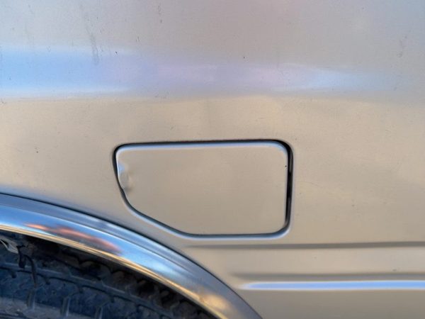 1988-1995 Isuzu Pup Fuel Tank Door With Hinge Gas Lid Oem Filler Silver — photo 3