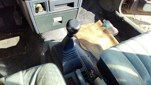 86 Camry Floor Shifter Lever With Cables Shift Unit 5 Speed Manual Transmission — photo 1