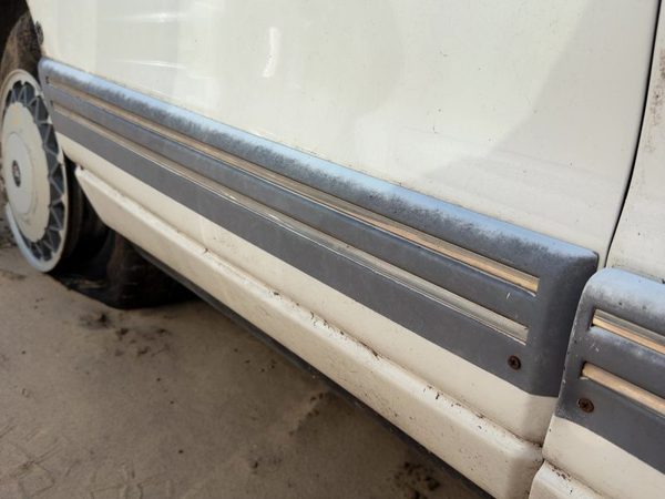 92-95 Olds Eighty Eight Passenger Right Rear Moulding From Door Oem Back White — photo 1
