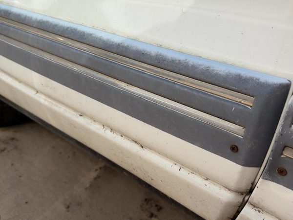 92-95 Olds Eighty Eight Passenger Right Rear Moulding From Door Oem Back White — photo 3