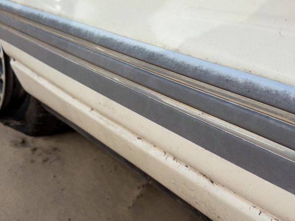92-95 Olds Eighty Eight Passenger Right Rear Moulding From Door Oem Back White — photo 4