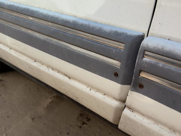 92-95 Olds Eighty Eight Passenger Right Rear Moulding From Door Oem Back White — photo 2