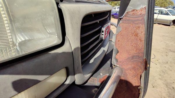 2002 GMC Sierra 2500 HD Grille 4DR — photo 5