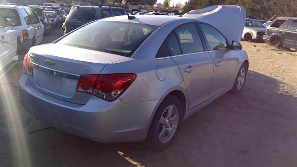 2013 Chevrolet Cruze — vehicle photo 6