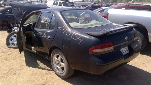 1996 Nissan Altima — vehicle photo 5