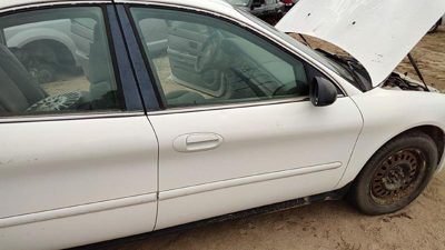 2005 Ford Taurus Front Door RH Wt White Hail