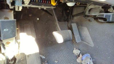 99-04 Jeep Grand Cherokee Gas And Brake Pedal Assembly Automatic Transmission