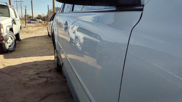 2012 Subaru Legacy Front Door RH 7J Satin White — photo 3