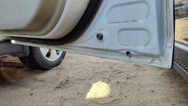 2012 Subaru Legacy Front Door RH 7J Satin White — photo 7