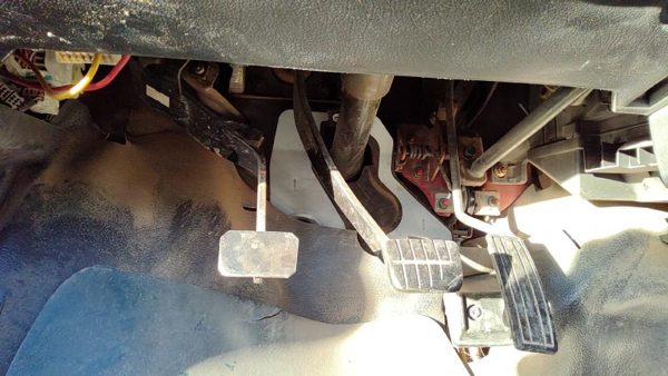 1990-1997 Nissan Hardbody Complete Clutch And Brake Pedal Assembly Oem — photo 2