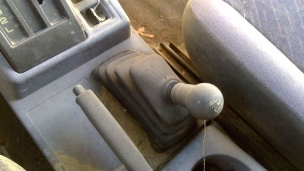 96 Geo Tracker 4x4 Shifter Lever Assembly With Linkage Oem 4wd T Case Shift Unit — photo 3