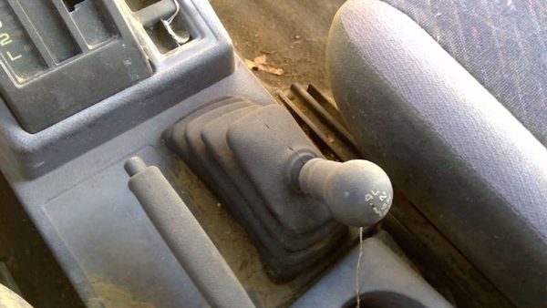 96 Geo Tracker 4x4 Shifter Lever Assembly With Linkage Oem 4wd T Case Shift Unit — photo 2
