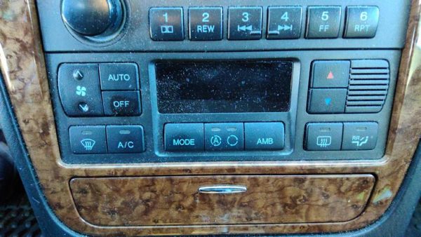 2001-2005 Hyundai Xg350 Temperature Control Module In Dash Heater Ac Head Unit — photo 1