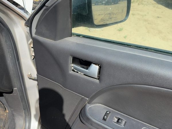 06-07 Fivehundred Passenger Right Front Door Trim Panel With Switches Black Hw — photo 3