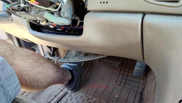 97-04 Buick Regal Lower Dash Under Column Knee Bolster Trim Panel Oem Tan 525 — photo 5