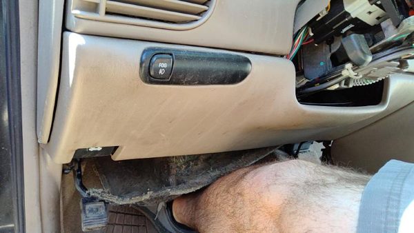 97-04 Buick Regal Lower Dash Under Column Knee Bolster Trim Panel Oem Tan 525 — photo 3