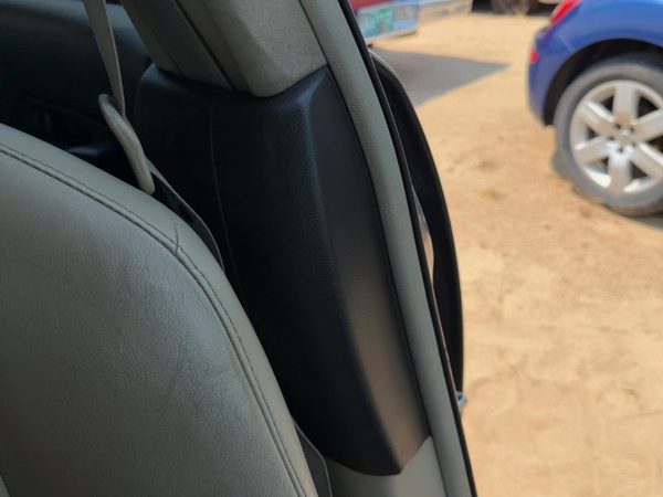 2003-2008 Infinity FX45 Driver Left Lower B-Pillar Trim Panel Willow Black — photo 1