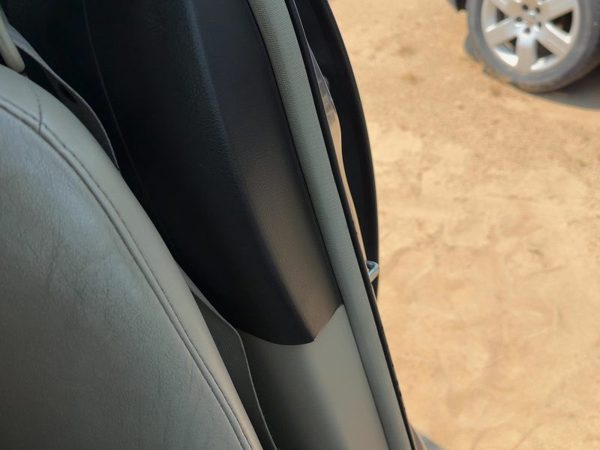 2003-2008 Infinity FX45 Driver Left Lower B-Pillar Trim Panel Willow Black — photo 7