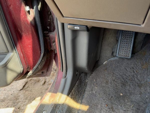 1985-1988 Nissan Maxima Driver Left Lower Kick Trim Panel Oem Gray — photo 2