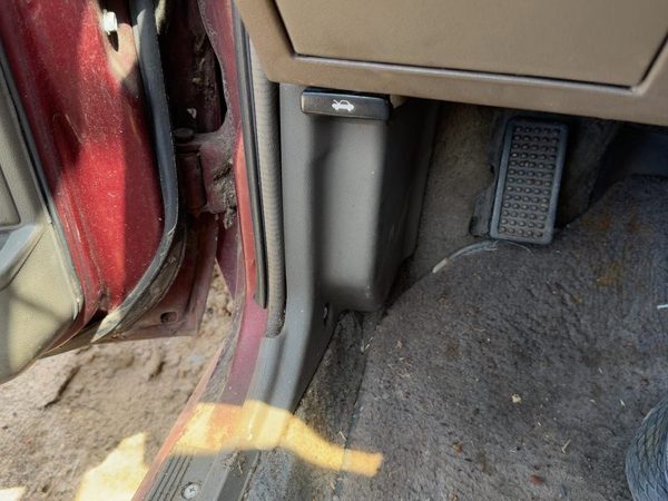 1985-1988 Nissan Maxima Driver Left Lower Kick Trim Panel Oem Gray — photo 1