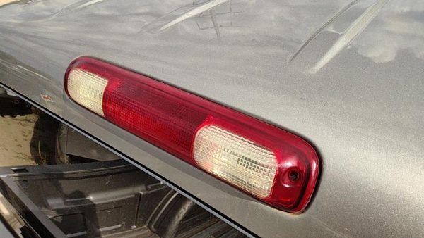 2002 Sierra 2500 Hd Third Brake Light Middle Lamp Oem — photo 2